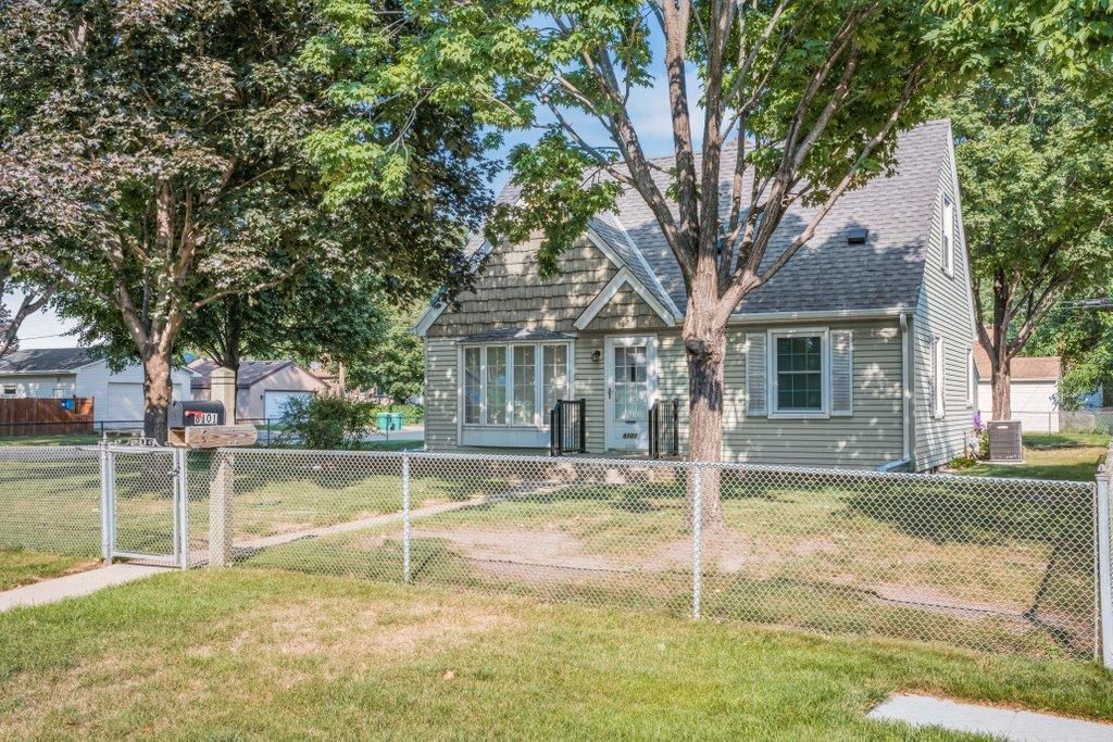 8101 2nd Avenue S, Bloomington, MN 55420 — exterior