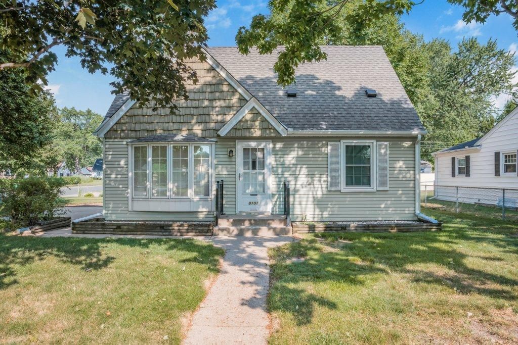 8101 2nd Avenue S, Bloomington, MN 55420 — photo 2