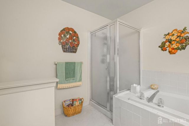 102 Rumford Way, Manalapan, NJ 07726