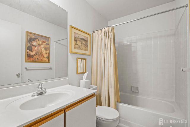 102 Rumford Way, Manalapan, NJ 07726