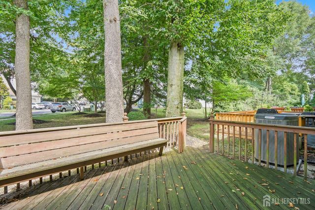 102 Rumford Way, Manalapan, NJ 07726