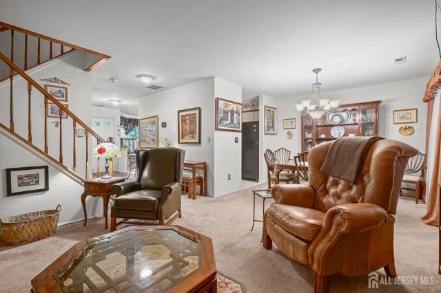 102 Rumford Way, Manalapan, NJ 07726