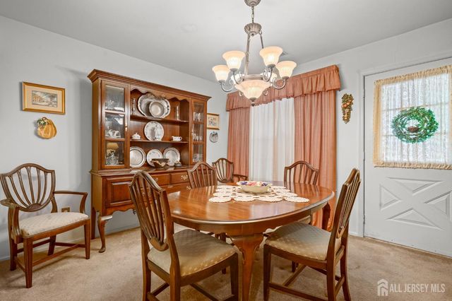 102 Rumford Way, Manalapan, NJ 07726