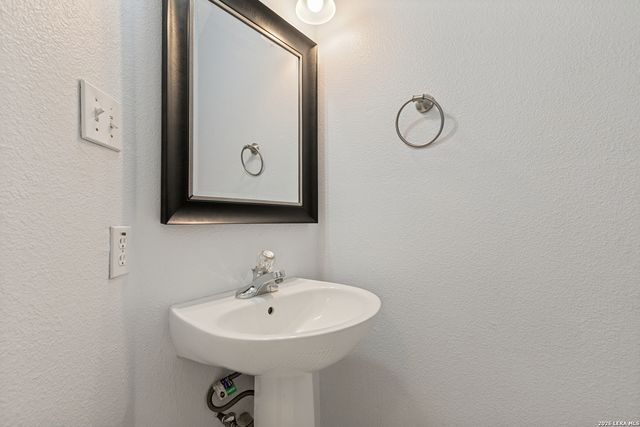 3027 FALL MIST DR, San Antonio, TX 78247