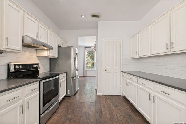 3027 FALL MIST DR, San Antonio, TX 78247