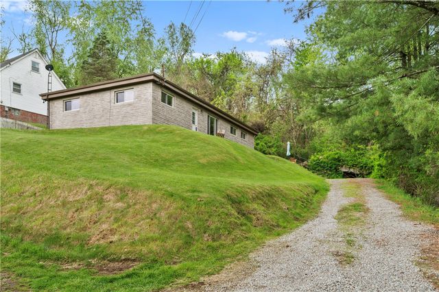 5946 Poketa Rd, Penn Hills, PA 15147