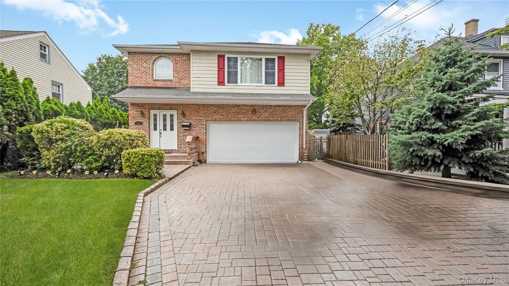 34 Nassau Avenue, Glen Cove, NY 11542 — photo 2