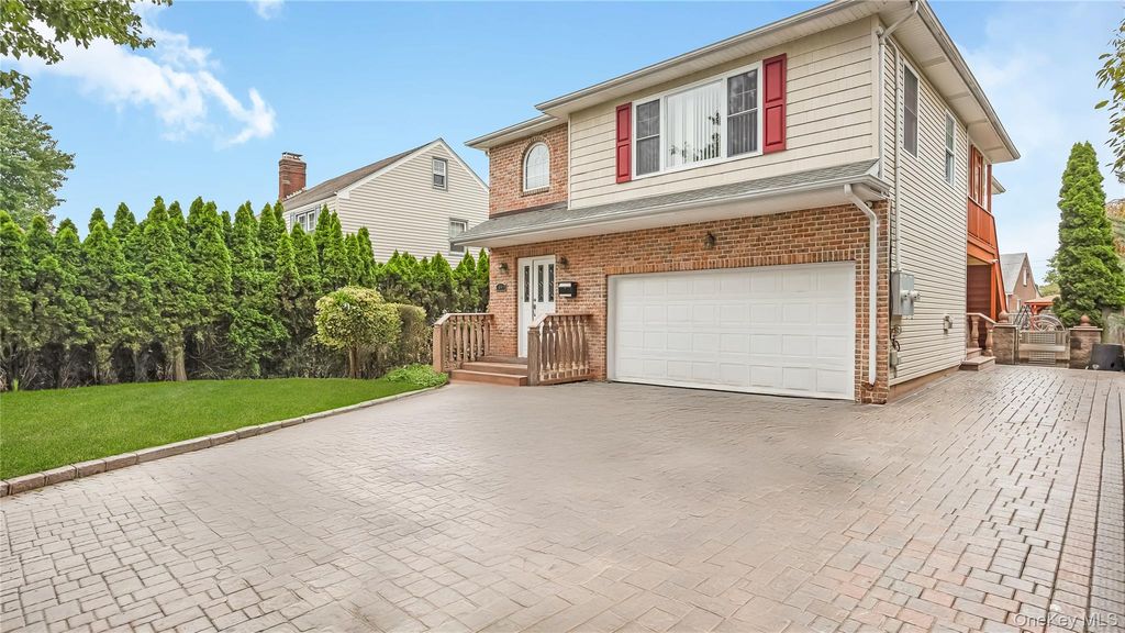 34 Nassau Avenue, Glen Cove, NY 11542 — photo 3