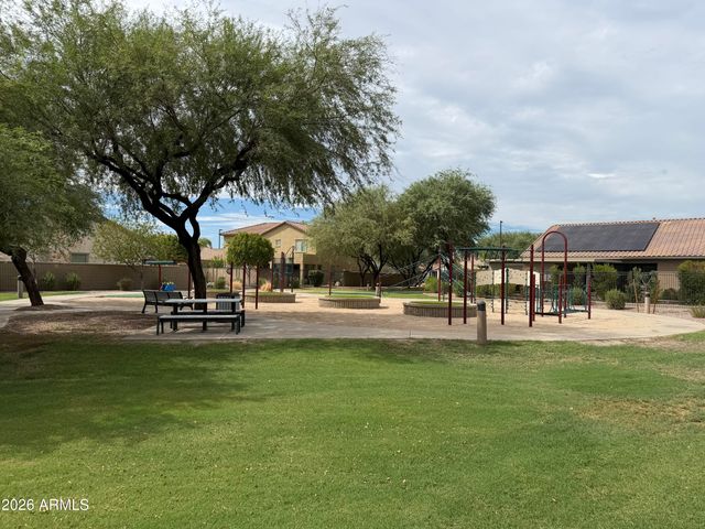 722 E SIPAPU Drive, Gilbert, AZ 85297