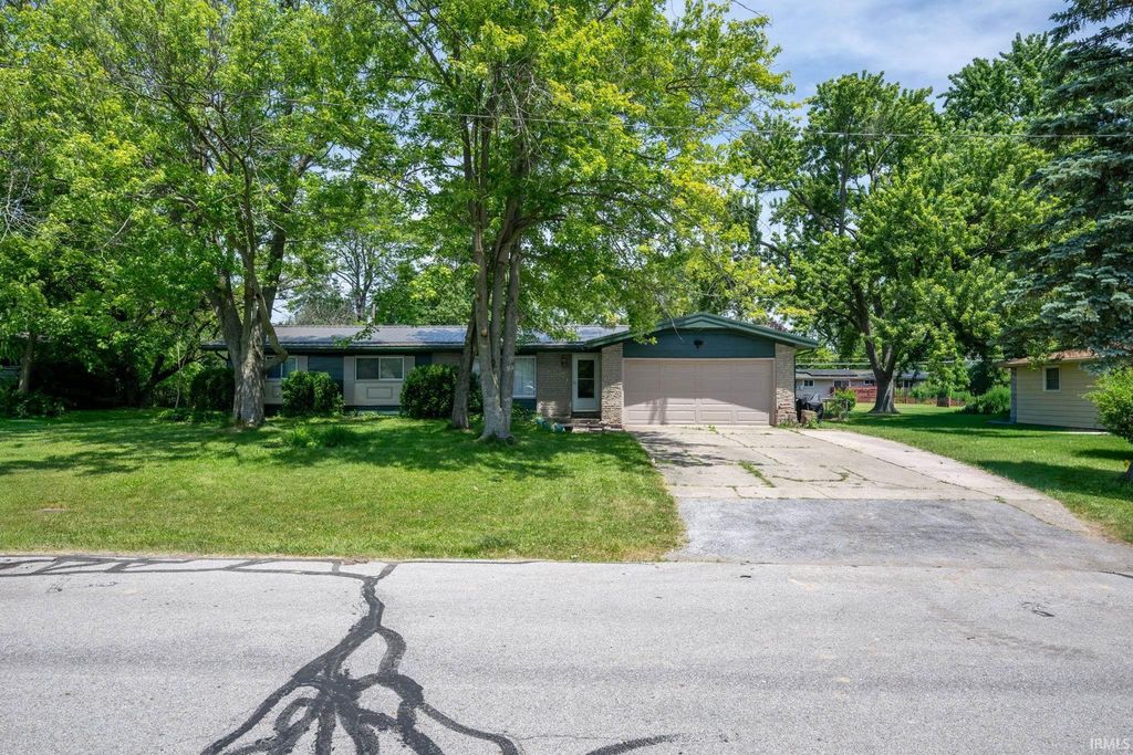 2423 Otsego Drive, Fort Wayne, IN 46825