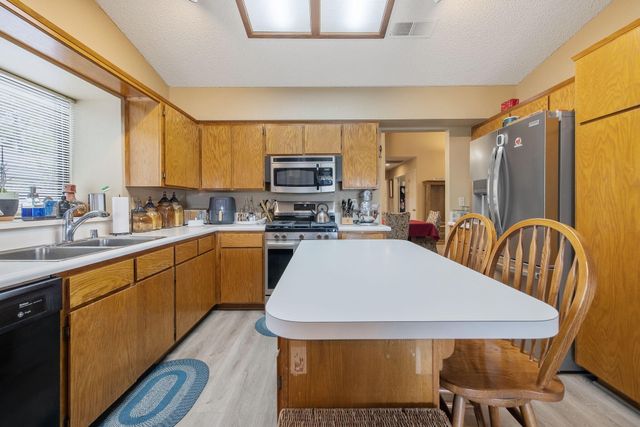 1443 E Vassar Drive, Visalia, CA 93292