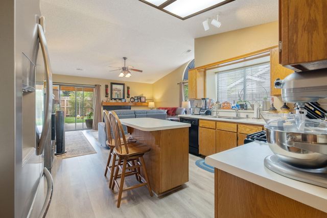 1443 E Vassar Drive, Visalia, CA 93292