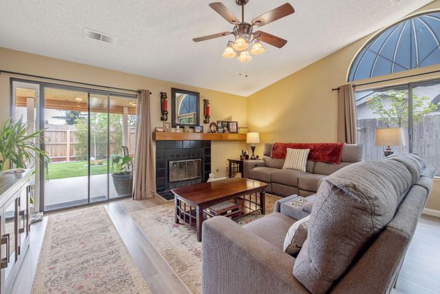 1443 E Vassar Drive, Visalia, CA 93292