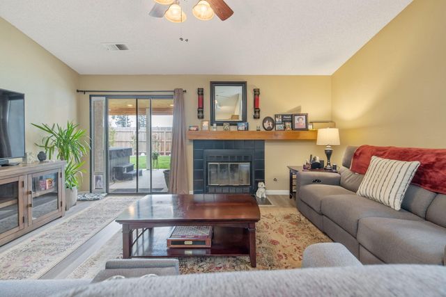 1443 E Vassar Drive, Visalia, CA 93292