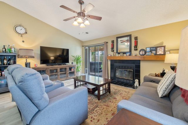 1443 E Vassar Drive, Visalia, CA 93292