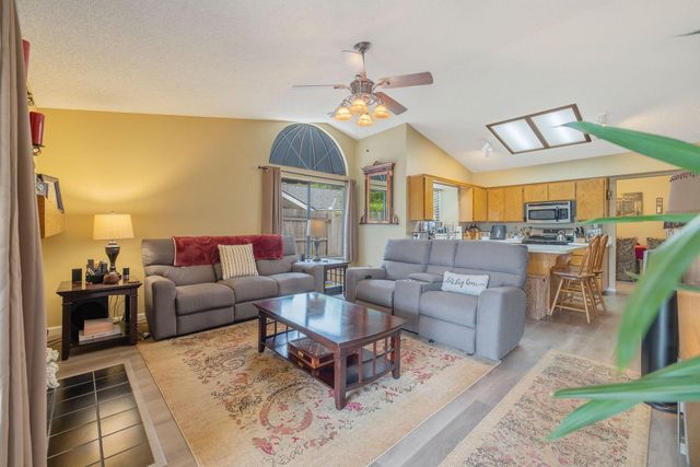 1443 E Vassar Drive, Visalia, CA 93292