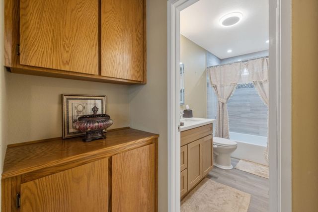 1443 E Vassar Drive, Visalia, CA 93292