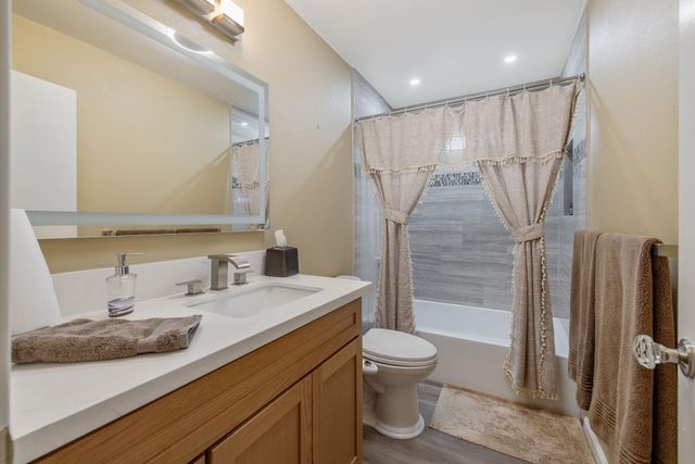 1443 E Vassar Drive, Visalia, CA 93292