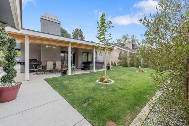 1443 E Vassar Drive, Visalia, CA 93292