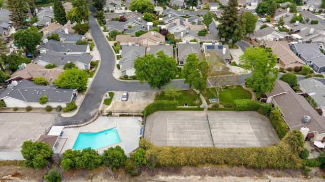 1443 E Vassar Drive, Visalia, CA 93292