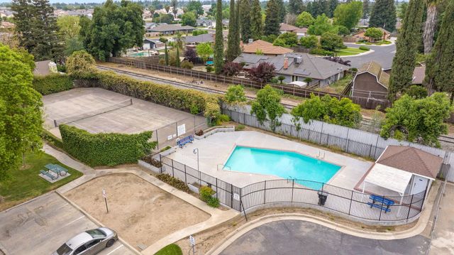 1443 E Vassar Drive, Visalia, CA 93292