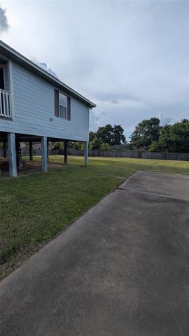 530 S Shady Lane, La Porte, TX 77571