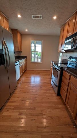 530 S Shady Lane, La Porte, TX 77571
