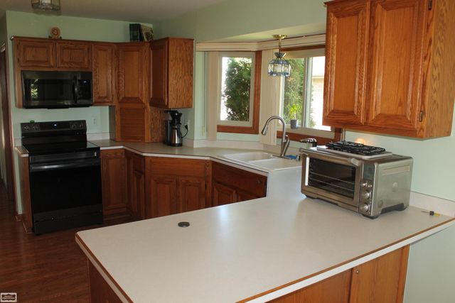 51392 Nicolette Road, Chesterfield Twp, MI 48047