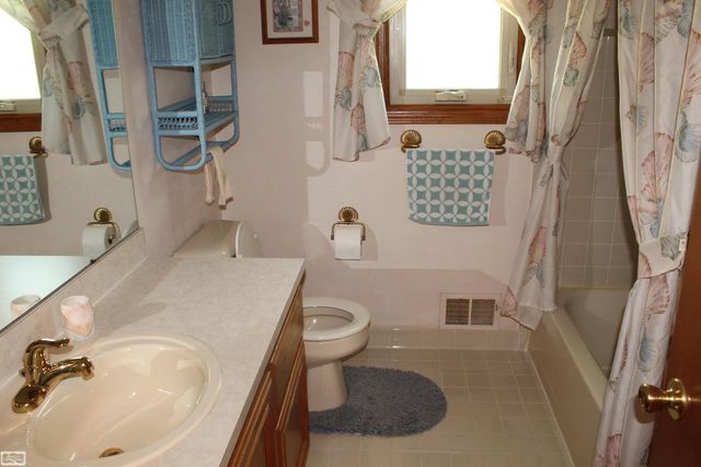 51392 Nicolette Road, Chesterfield Twp, MI 48047
