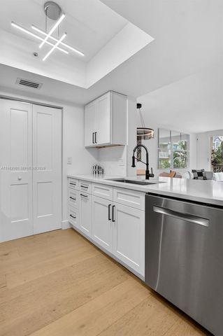 99 SE Mizner Blvd 824, Boca Raton, FL 33432