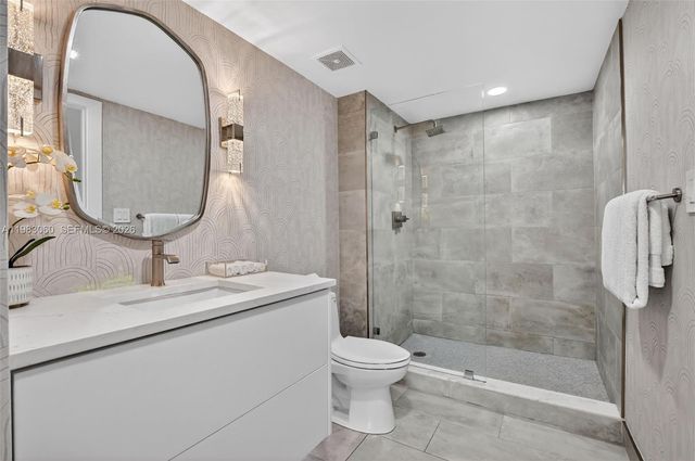 99 SE Mizner Blvd 824, Boca Raton, FL 33432