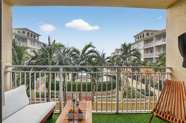 99 SE Mizner Blvd 824, Boca Raton, FL 33432