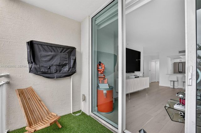 99 SE Mizner Blvd 824, Boca Raton, FL 33432