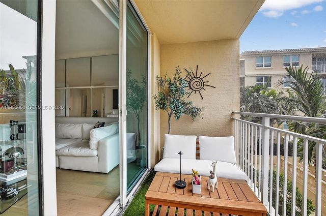 99 SE Mizner Blvd 824, Boca Raton, FL 33432