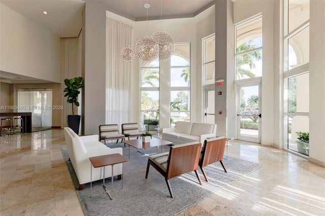 99 SE Mizner Blvd 824, Boca Raton, FL 33432