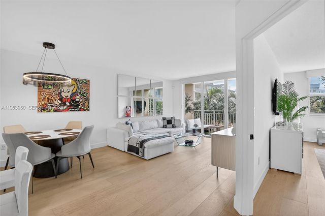 99 SE Mizner Blvd 824, Boca Raton, FL 33432