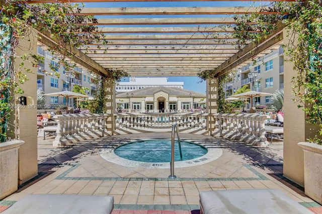 99 SE Mizner Blvd 824, Boca Raton, FL 33432