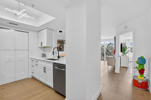 99 SE Mizner Blvd 824, Boca Raton, FL 33432