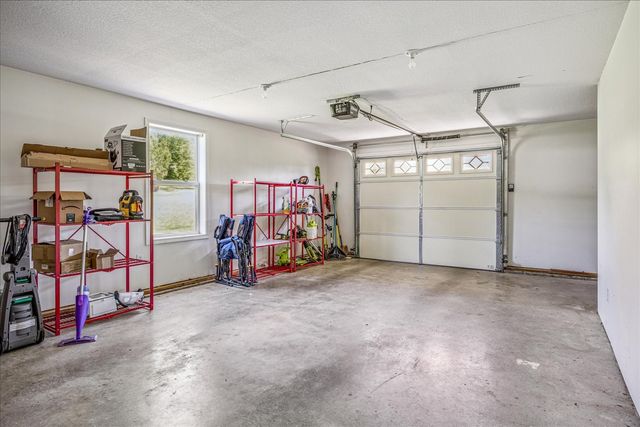 1323 York Rd, Clarksville, TN 37042
