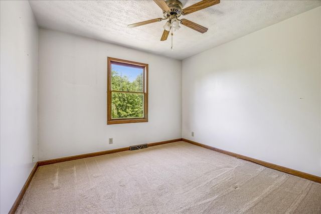1323 York Rd, Clarksville, TN 37042