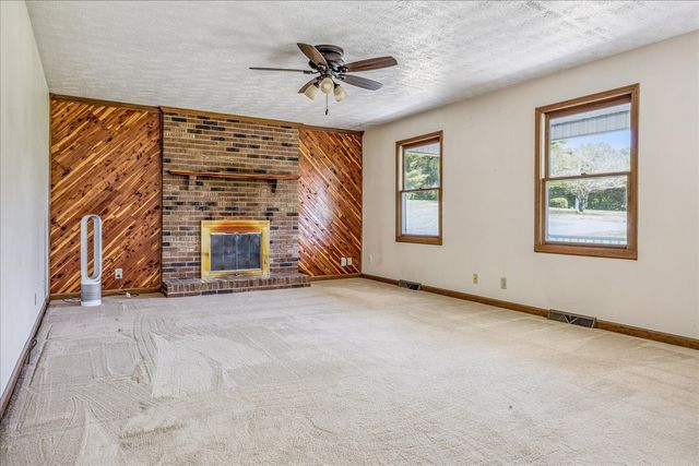 1323 York Rd, Clarksville, TN 37042