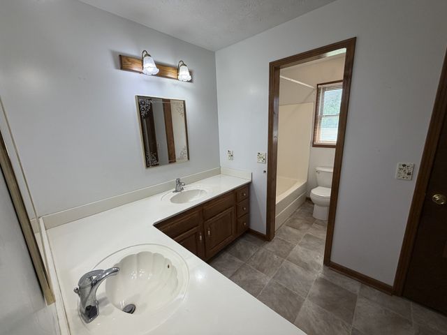 1323 York Rd, Clarksville, TN 37042