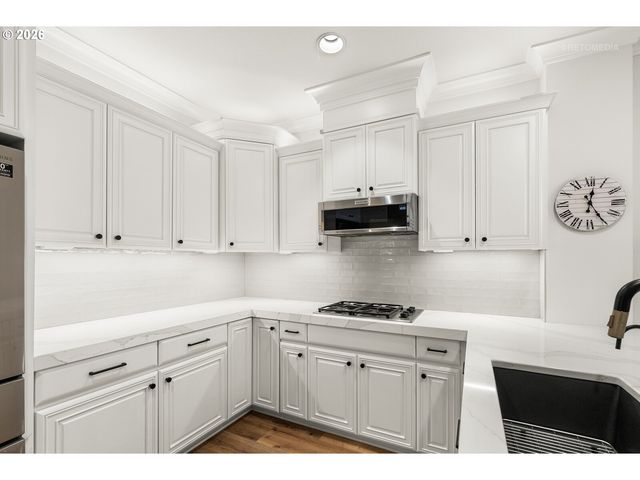 124 D Ave, Lake Oswego, OR 97034