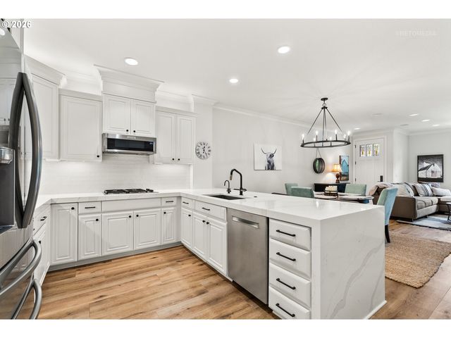 124 D Ave, Lake Oswego, OR 97034