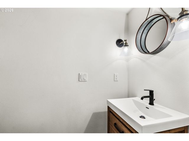 124 D Ave, Lake Oswego, OR 97034