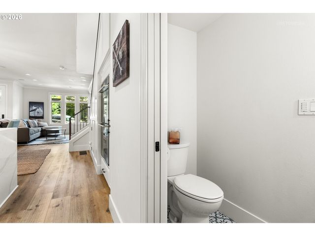 124 D Ave, Lake Oswego, OR 97034