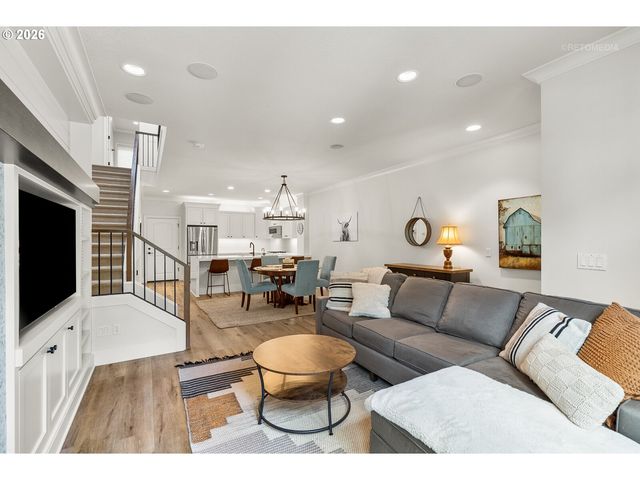 124 D Ave, Lake Oswego, OR 97034