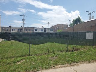 3843 S Giles Avenue, Chicago, IL 60616