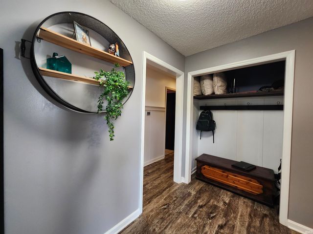 8301 LANCASTER Drive, Newburgh, IN 47630