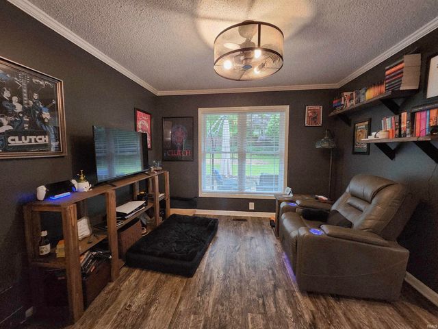 8301 LANCASTER Drive, Newburgh, IN 47630